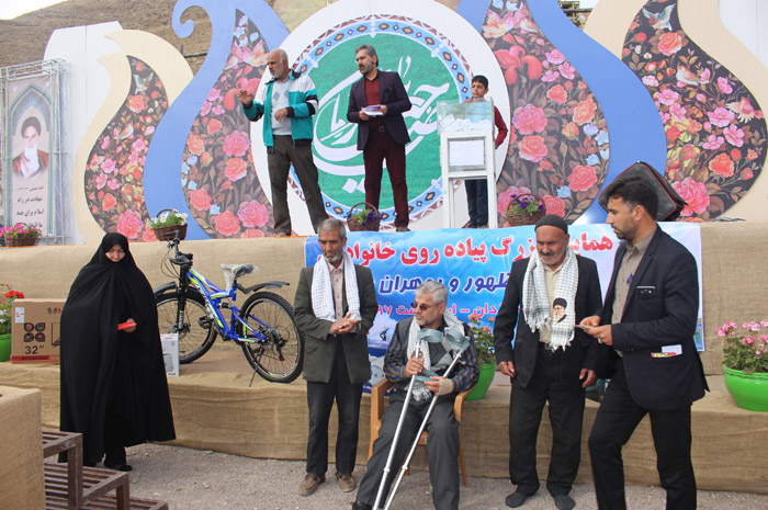 اداره ورزش و جوانان نجف آباد - برگزاری همایش پیاده روی خانوادگی شهر جوزدان ::.